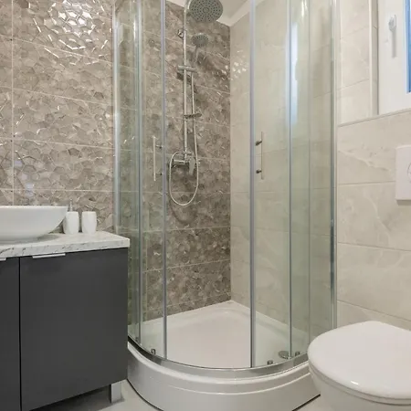 5 Bedroom Stunning In Hébergement de vacances